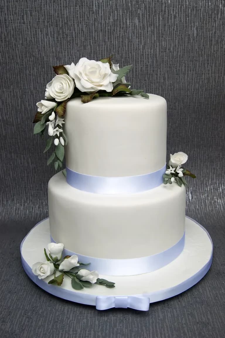 Bespoke wedding cake - floral decoration