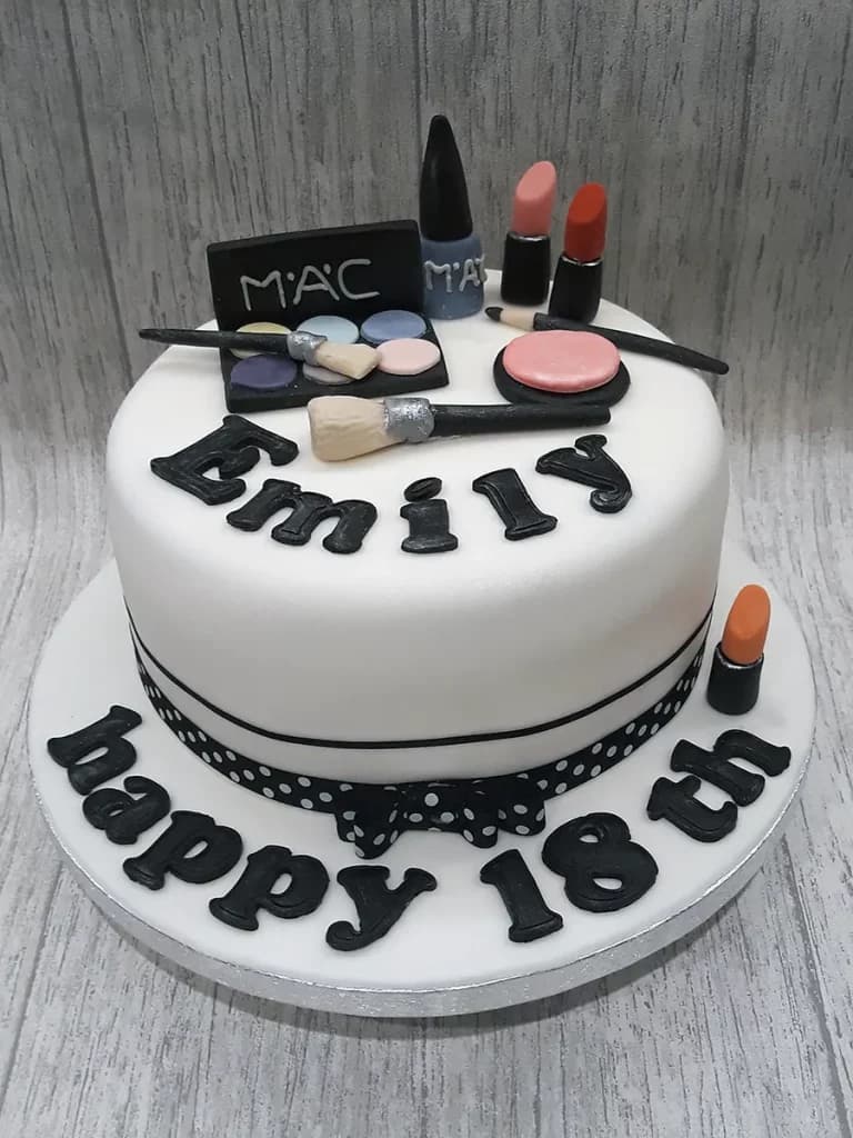Themed children's birthday cake by Thelwall Bakehouse