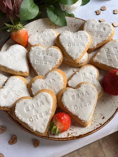 Personalised heart wedding favour biscuits with white icing